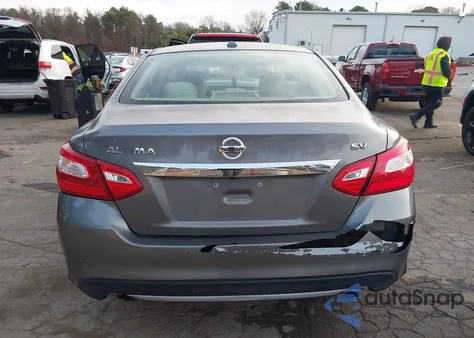 2017 Nissan Altima 2.5 Sv z USA, uszkodzony, nr VIN 1N4AL3AP9HC137060